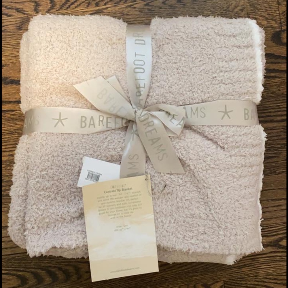 NWT barefoot dreams blanket